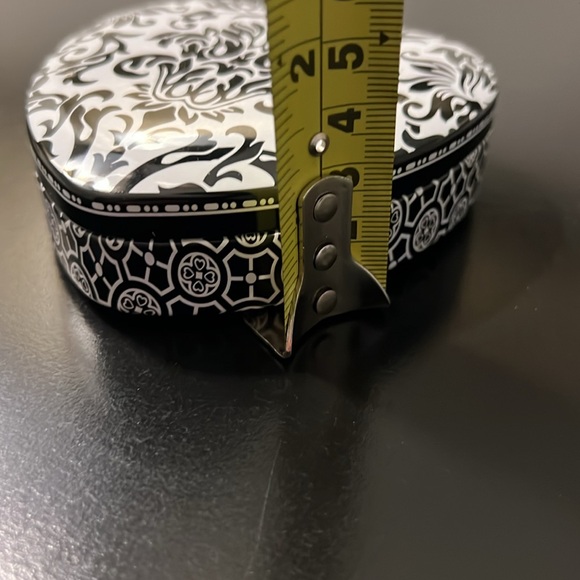 Brighton Heart Tin - Picture 9 of 9